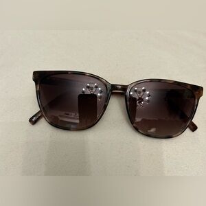Warby Parker Esme Tortoise Shell
Brown Sunglasses